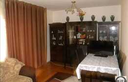 Vanzare apartament decomandat cu 3 camere, 80 mp,  parcare subterana