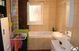 Vanzare apartament decomandat cu 3 camere, 80 mp,  parcare subterana