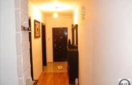 Vanzare apartament decomandat cu 3 camere, 80 mp,  parcare subterana