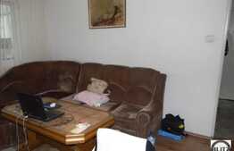 Apartament 3 camere, semidecomandat, 54 mp, boxe la subsol, zona Aleea Retezat