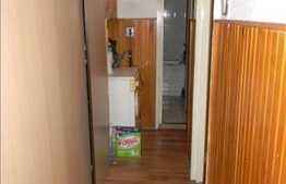 Apartament 3 camere, semidecomandat, 54 mp, boxe la subsol, zona Aleea Retezat