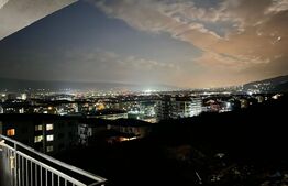 Apartament cu view extraordinar , cochet , 2 camere ,  Zona Teilor