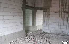 Mansarda inalta, 2 camere 58 mp utili plus doua balcoane, semifinisat