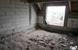 Mansarda inalta, 2 camere 58 mp utili plus doua balcoane, semifinisat