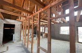 Casa P+E+M, 227mp utili cu spatiu comercial, centru Rasnov