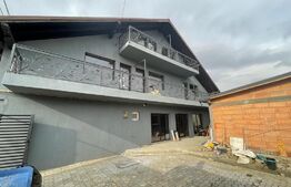 Casa P+E+M, 227mp utili cu spatiu comercial, centru Rasnov