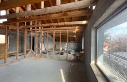 Casa P+E+M, 227mp utili cu spatiu comercial, centru Rasnov