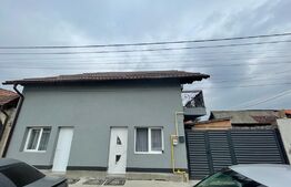 Casa P+E+M, 227mp utili cu spatiu comercial, centru Rasnov