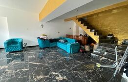 Casa P+E+M, 227mp utili cu spatiu comercial, centru Rasnov