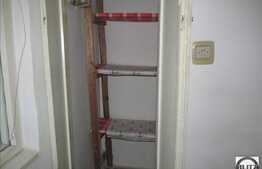 Vanzare 2 camere, 56 mp utili, decomandat, etaj intermediar, partial mobilat.