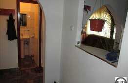 Apartament 3 camere, 70 mp, semidecomandat, parcare, zona strazii C-tin Brancusi