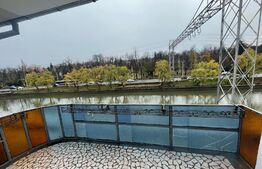 Apartament cu 3 camere, 98 mp, 2 balcoane, zona Centrala