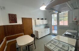 Apartament cu 3 camere, 98 mp, 2 balcoane, zona Centrala