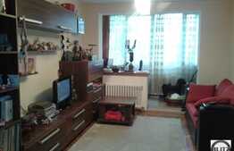 Vanzare 2 camere, decomandat, 52 mp, etaj intermediar, zona Iulius Mall!