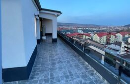 Penthouse 3 camere mobilat lux ,73 mp utili ,terasa 78 mp, zona Teilor