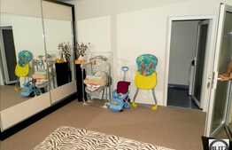 Vanzare apartament 1 camera 38 mp, zona UMF, cu parcare