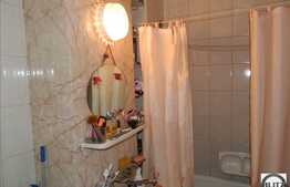 Garsoniera, 28 mp utili, semidecomandat, boxa la subsol, zona strazii Parang