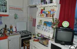 Garsoniera, 28 mp utili, semidecomandat, boxa la subsol, zona strazii Parang