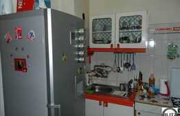 Garsoniera, 28 mp utili, semidecomandat, boxa la subsol, zona strazii Parang