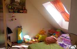 2 camere de vanzare, 35 mp, mansarda + pod 37 mp utili,