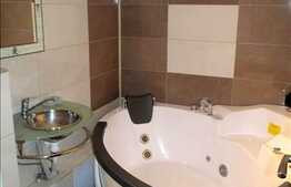 Apartament 3 camere de vanzare, decomandat, 67 mp utili, zona Pasteur, cu boxa