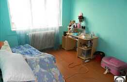 Apartament 4 camere, 78 mp, decomandat, boxa la subsol, zona Aleea Clabucet