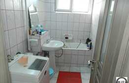 Apartament 4 camere, 78 mp, decomandat, boxa la subsol, zona Aleea Clabucet