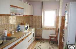 Apartament de vanzare in zona Hotel Golden Tulip, 2 camere decomandate, 49.5 mp