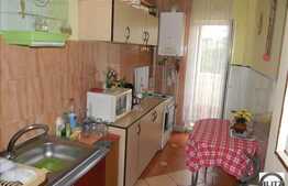 Apartament de vanzare, 3 camere, decomandat, zona starazii Parang!
