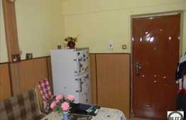 Apartament de vanzare, 3 camere, decomandat, zona starazii Parang!
