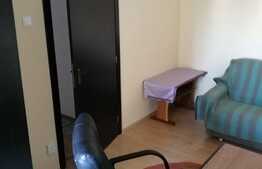 Inchiriere 4 camere, decomandat, 80 mp, terasa 25 mp, parcare, zona Podului Calvaria!