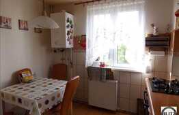 Apartament de vanzare, 4 camere, etaj intermediar, zona Primaverii!