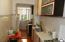 Apartament de vanzare, 2 camere, etaj intermediar, loc de parcare inclus!