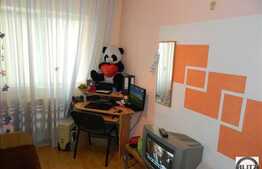 Apartament de vanzare, 2 camere, etaj intermediar, loc de parcare inclus!