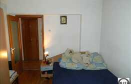 Apartament cu 3 camere de vanzare, 65 mp, decomandat, cu garaj, zona Kaufland