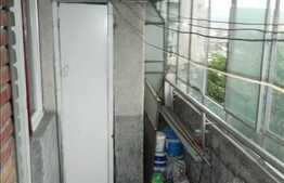 Apartament cu 3 camere de vanzare, 65 mp, decomandat, cu garaj, zona Kaufland