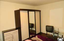 Apartament cu 3 camere de vanzare, 65 mp, decomandat, cu garaj, zona Kaufland