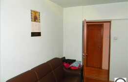 Apartament cu 3 camere de vanzare, 65 mp, decomandat, cu garaj, zona Kaufland