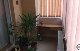 De vanzare 1 camera, etaj intermediar, zona Florilor, loc de parcare, mobilat!