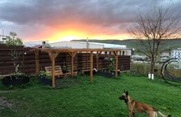 Casa 4 camere, 2 bai, 100 mp, teren 500 mp, zona Vivo