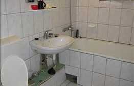 Apartament de vanzare, 4 camere, etaj intermediar, zona strazii Bucuresti!