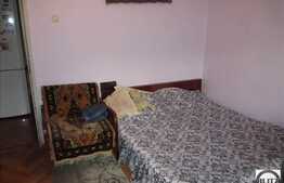 Apartament de vanzare, 4 camere, etaj intermediar, zona strazii Bucuresti!