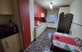 Apartament de 4 camere, etaj intermediar, 2 bai, 82mp + balcon zona Calea Floresti