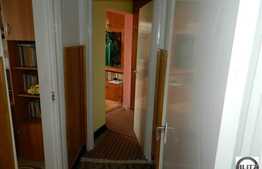 Vanzare 3 camere, decomandat, 61 mp, etaj intermediar, zona strazii Bucuresti!