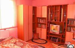 Vanzare apartament cu 3 camere, finisat, mobilat