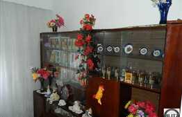 Apartament 4 camere, decomandat, 80 mp utili, boxa la subsol, zona Piata Flora