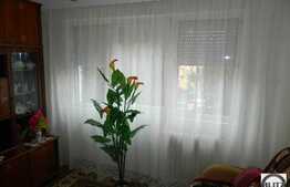 Apartament 4 camere, decomandat, 80 mp utili, boxa la subsol, zona Piata Flora