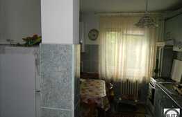 Apartament 4 camere, decomandat, 80 mp utili, boxa la subsol, zona Piata Flora