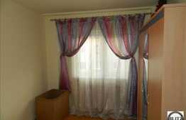 De vanzare, 3 camere, etaj intermediar, boxa la subsol, zona Intre Lacuri!