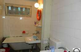 Apartament 3 camere, decomandat, 65 mp utili, loc parcare, boxa, zona Nora!